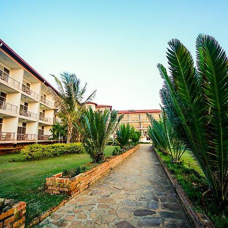 Katomi Kingdom Resort Entebbe Lyamutundwe エクステリア 写真