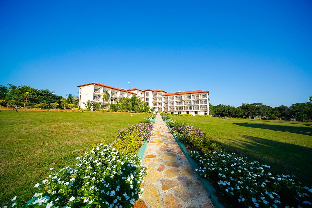 Katomi Kingdom Resort Entebbe Lyamutundwe エクステリア 写真