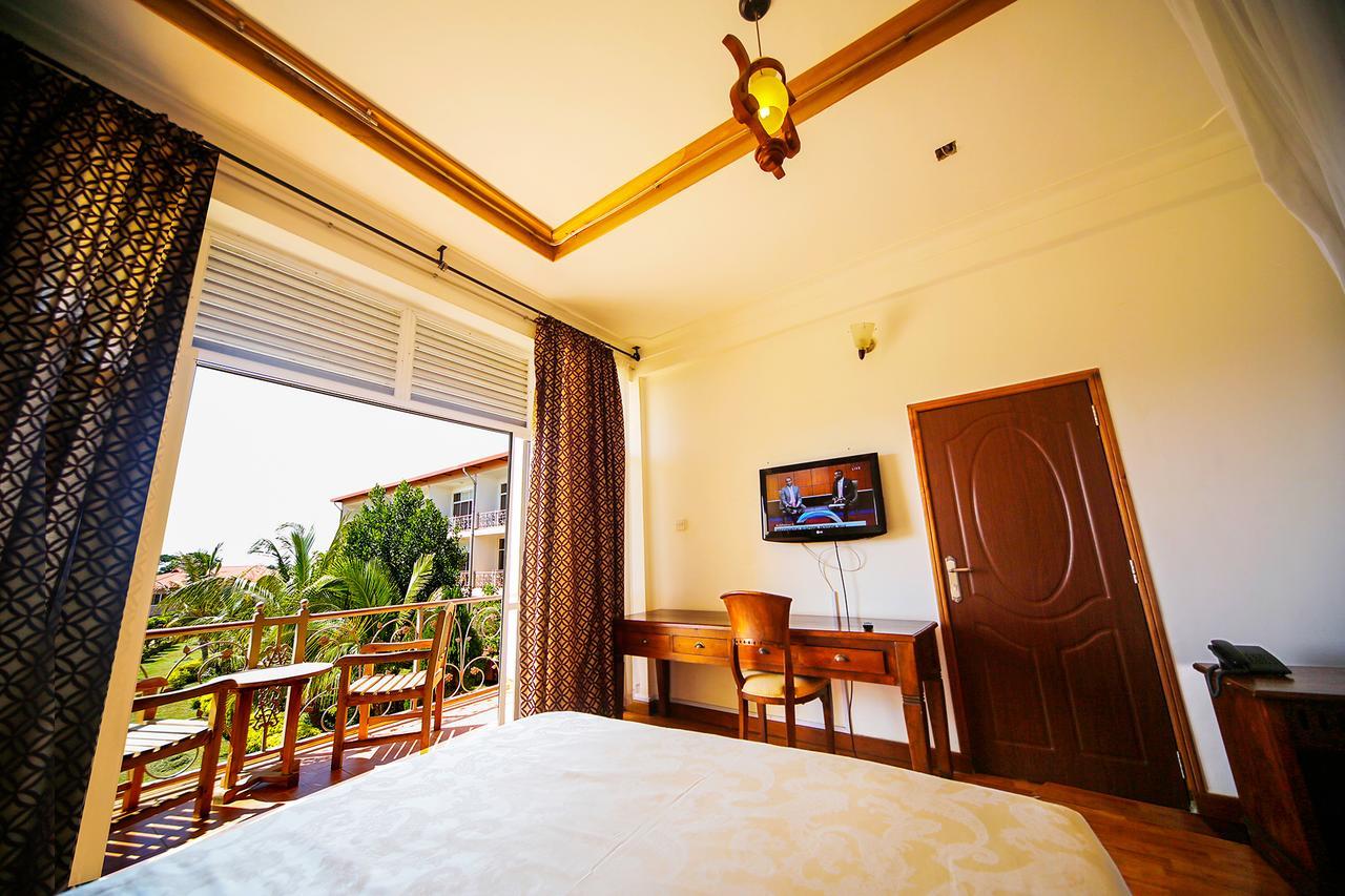 Katomi Kingdom Resort Entebbe Lyamutundwe エクステリア 写真