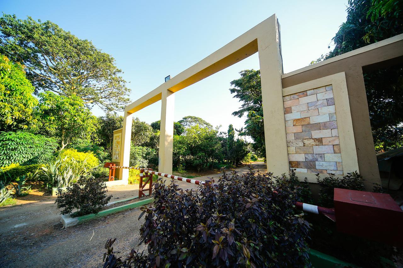 Katomi Kingdom Resort Entebbe Lyamutundwe エクステリア 写真