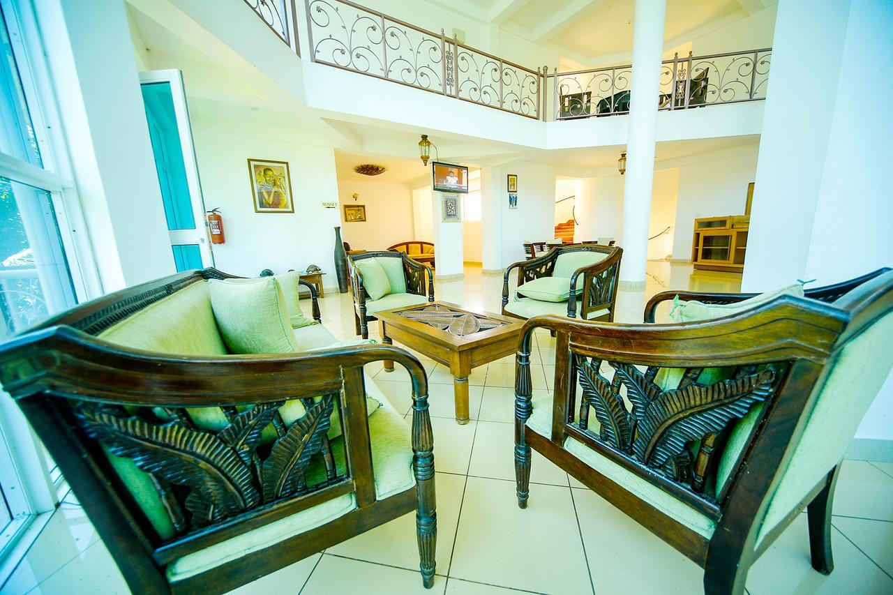Katomi Kingdom Resort Entebbe Lyamutundwe エクステリア 写真
